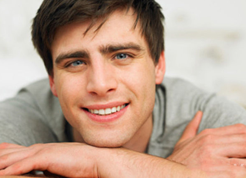 油光滿面，痘痘不斷